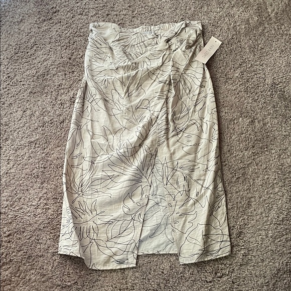 Sweet Rain Leaf Patterned Gray Midi Skirt - Picture 1 of 1